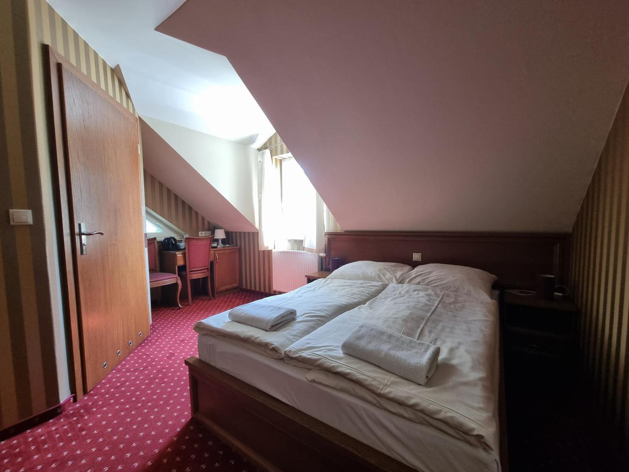 Palac Lucja Bb Zakrzów Exterior foto